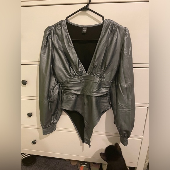 NEW SHEIN Elegant Deep V Neck pu Leather Bodysuit - Picture 6 of 8